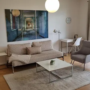 Apartment Luxi Luxurioeses Mit Terrasse Und Garten Mitten In, Berlin