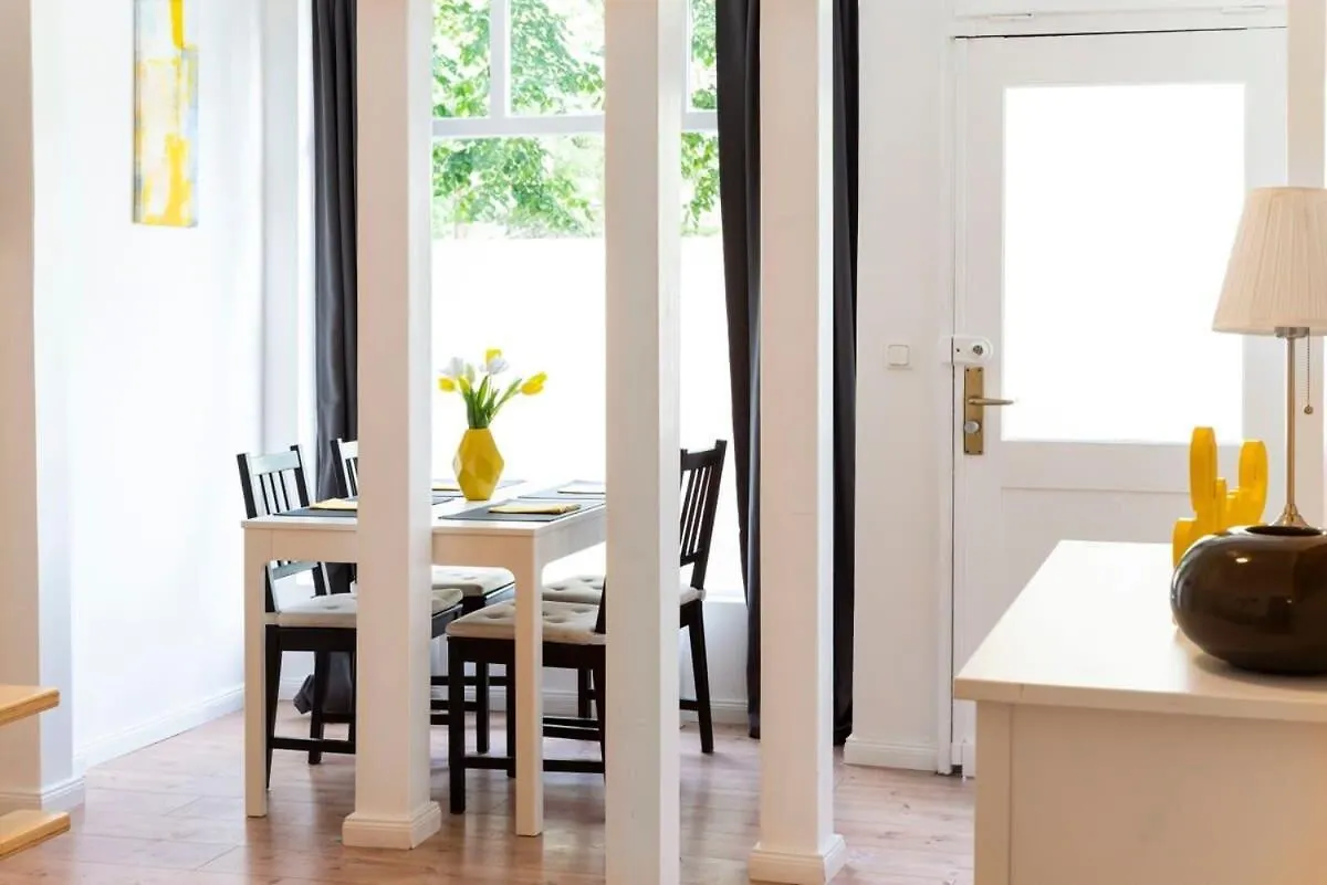 Spacious Loft Style Studio In Berlin Wilmersdorf Daire