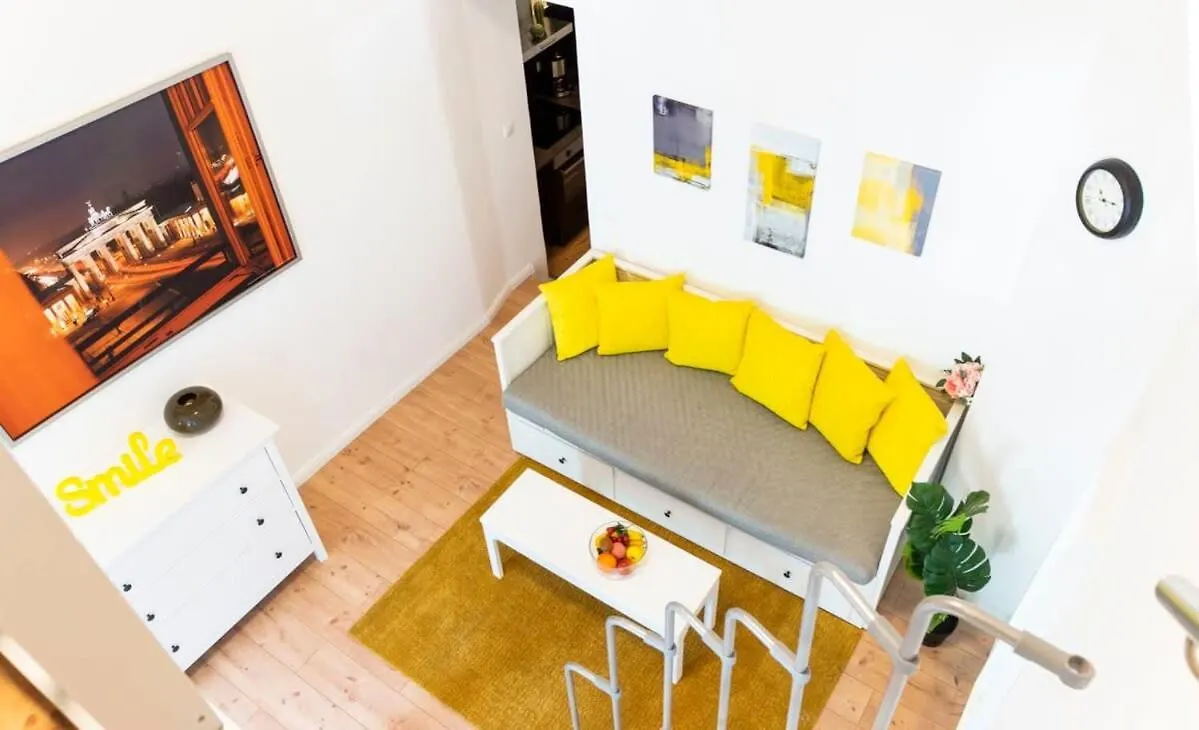 Spacious Loft Style Studio In Berlin Wilmersdorf Daire