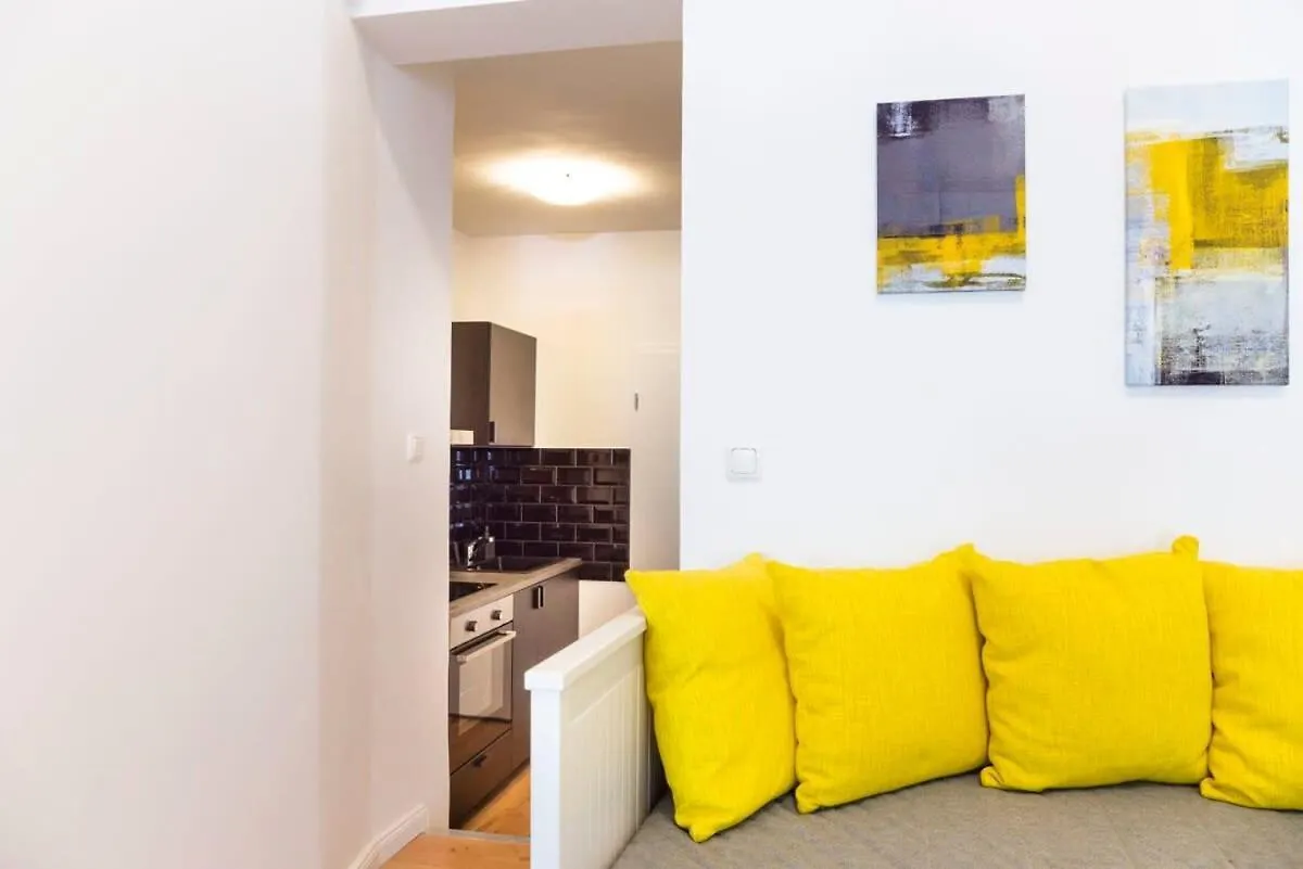 Spacious Loft Style Studio In Berlin Wilmersdorf Almanya